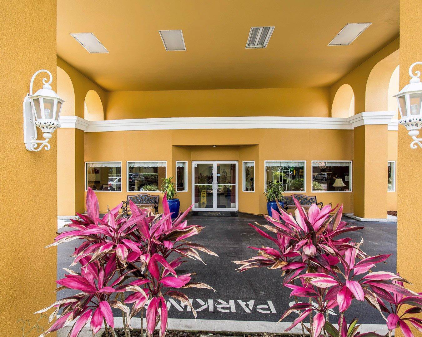 Quality Inn Sarasota I-75 Exterior photo