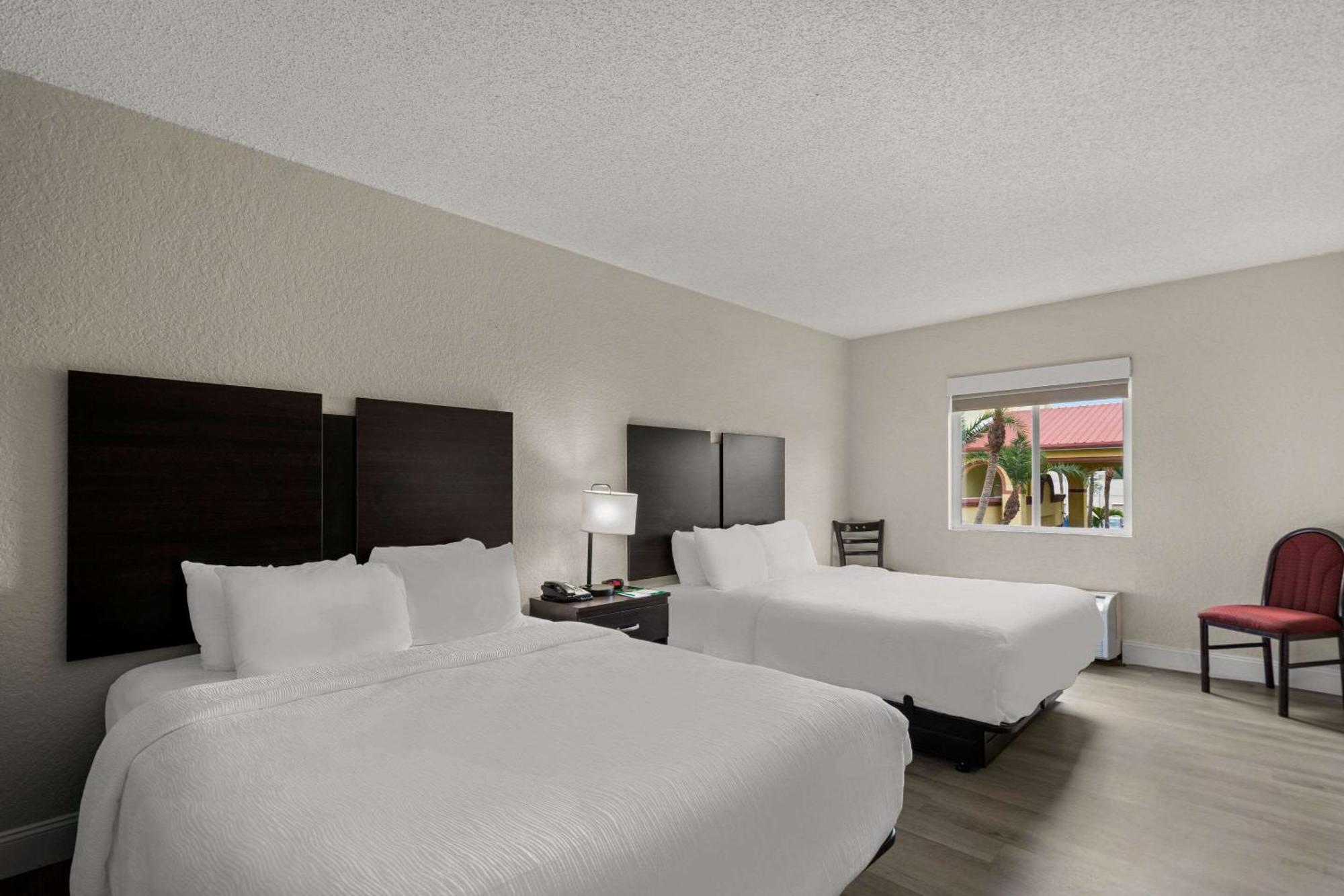 Quality Inn Sarasota I-75 Vamo Exterior photo